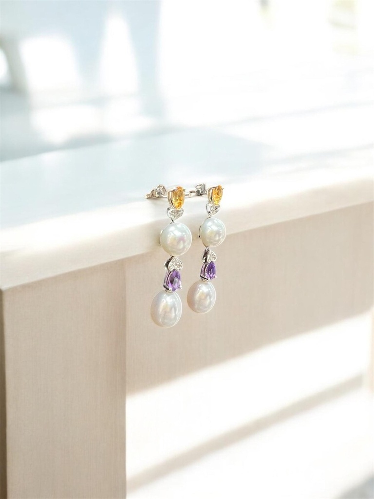 PENDIENTE Largo de Oro Blanco de 18 kilates. Citrino, amatista y perla cultivada japonesa