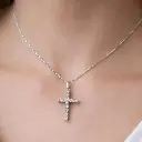 CADENA y COLGANTE en forma de Cruz de ORO Blanco de 18 kilates y Brillantes