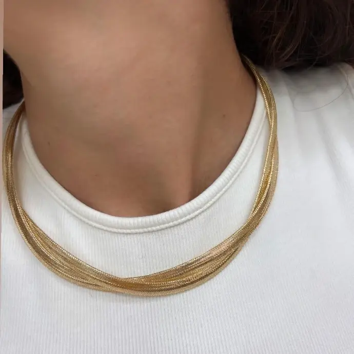 Precioso Collar de Oro Amarillo de 18 kilates, cierre de mosquetón