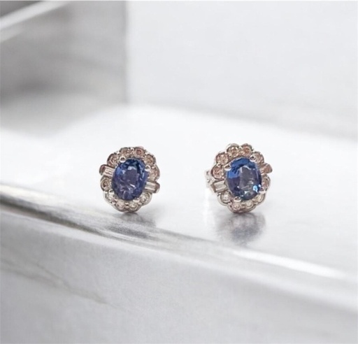 [P 48] PENDIENTES de DIAMANTES y TANZANITA de Oro Blanco de 18 kilates, 36 Diamantes y 2 Tanzanitas, Pendiente 1.50 gramos