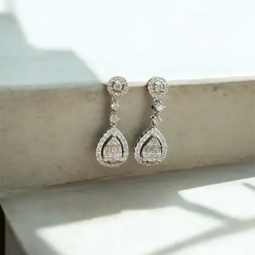 [P 1060] PENDIENTES De BRILLANTES  Gotas Colgantes de Oro Blanco de 18 kilates